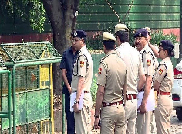 India News | 15 People Including Farmer Leader, Enroute Wrestlers' Protest at Delhi's Jantar Mantar, Detained