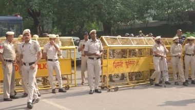 India News | Wrestlers' Protest: Delhi Police on Alert, Barricades Up on Roads Leading to Jantar Mantar