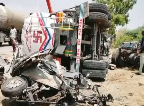 Rajasthan Road Accident: Eight Persons, Including Three Children, Killed As Tanker Crushes Car on Jaipur-Ajmer Highway in Dudu District