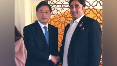 World News | Pakistan Foreign Minister Bilawal Bhutto Zardari Meets His Chinese Counterpart Qin Gang on Sidelines of SCO-CFM Meet