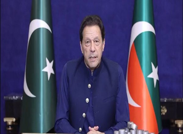 World News | Imran Khan Castigates Pakistan Democratic Movement Party for Not Implementing SC Verdict