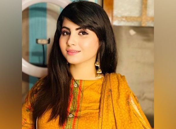 World News | 'Anyone Knows Online Link of Delhi Police?' Inquires Pakistani Actress Sehar Shinwari After Imran Khan's Arrest