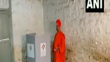 India News | Karnataka Assembly Polls: Siddalinga Swami of Siddaganga Mutt Casts Vote in Tumakuru