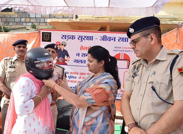 Business News | Jaipur Traffic Police and Hockey Wali Sarpanch Neeru Yadav Join Forces for Road Safety Campaign in Jaipur