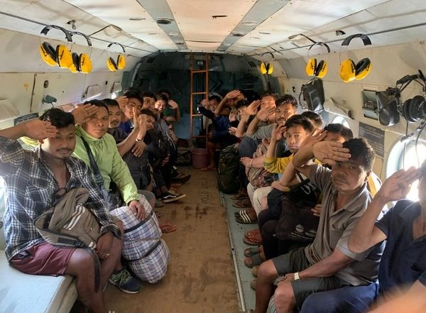 India News | Manipur Violence: Assam Rifles Rescues 96 People in Air Evacuation Ops from India-Myanmar Border