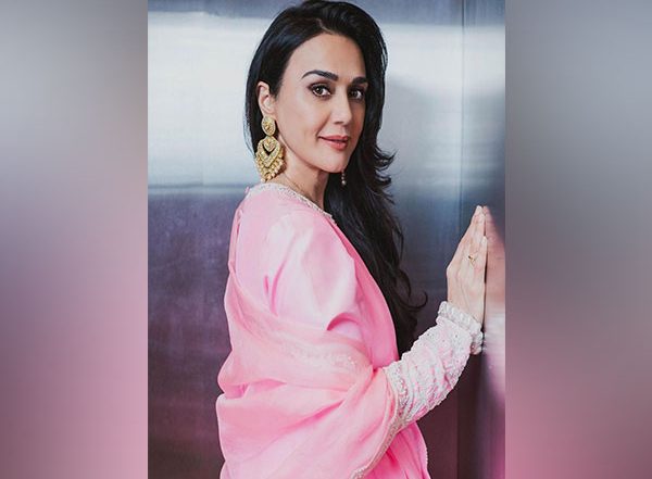 Entertainment News | Preity Zinta's Late Mother's Day Post for Her Mothers is All About Love