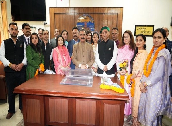 India News | Himachal: Surender Chauhan Elected New Shimla Mayor Amid Ruckus; Citing Change of Office, Deputy Mayor Refuses to Join