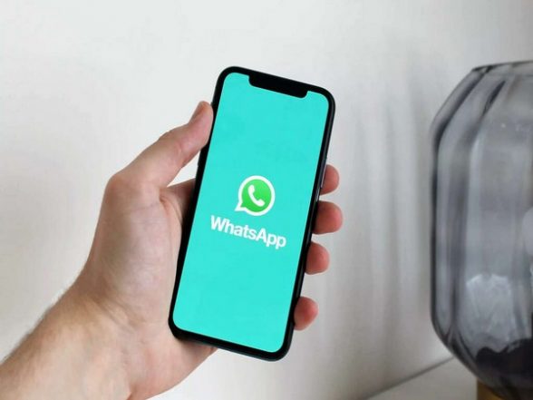 Tech News | Mark Zuckerberg Launches 'Chat Lock' Feature on WhatsApp to Protect Conversations - Vimarsana News