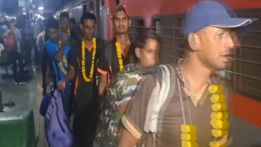 Gujarat: 200 Indian Fishermen Reach Vadodara by Special Train After Release From Pakistan Jail