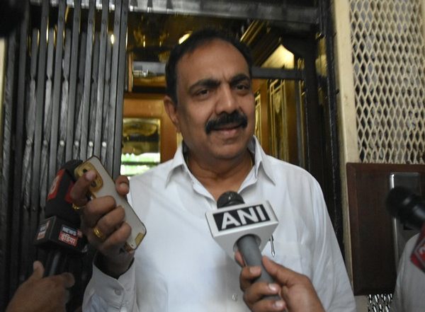 Disqualification of Eknath Shinde's 16 MLAs May Lead to Fall of Maharashtra Government, Says NCP Leader Jayant Patil