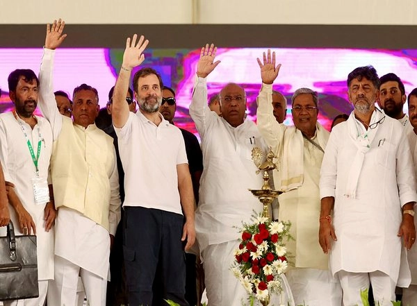 India News | Next K'taka CM: Siddaramaiah, DK Shivakumar to Meet Rahul Gandhi in Delhi Today