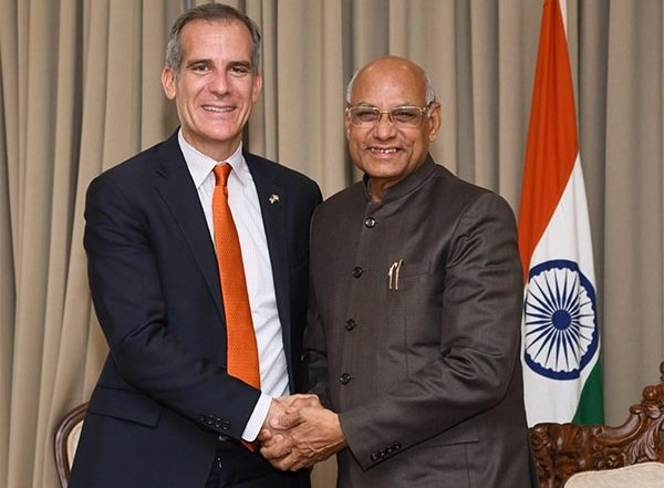 World News | US Ambassador to India Eric Garcetti Meets Maharashtra Governor Ramesh Bais