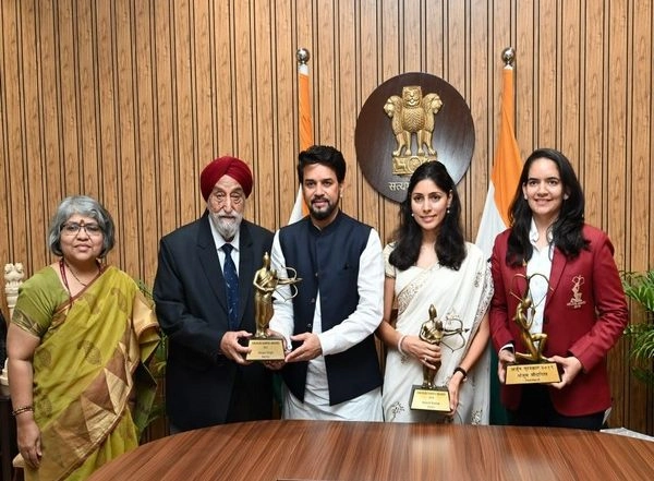 Sports News | National Sports Awardees Including Shooter Anjum Moudgil Collect Their Awards from Union Minister Anurag Thakur