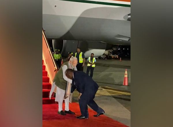 Papua New Guinea Prime Minister James Marape Touches PM Narendra Modi's Feet on His Arrival
