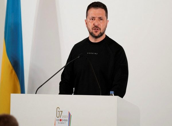 World News | Hiroshima Reminds Me of Bakhmut, Zelenskyy Tells G7 Leaders