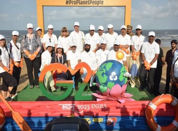 India News | G20 Mega Beach Clean Up Campaign at Mumbai's Juhu Beach