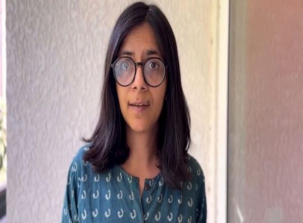 Acid Ban in Delhi: MCD Prohibits Use of Acid in Public Toilets After DCW Chief Swati Maliwal Summoned Commissioner