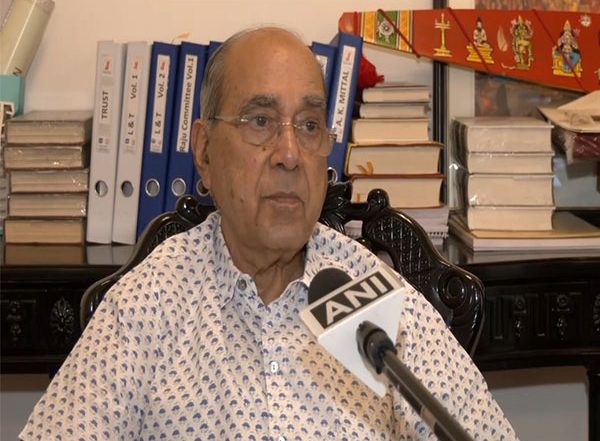 PM Narendra Modi Was Not in Favour of Rs 2000 Notes, Gave Reluctant Permission As Demonetisation Had To Be Done in Limited Time, Says Principal Secretary Nripendra Misra