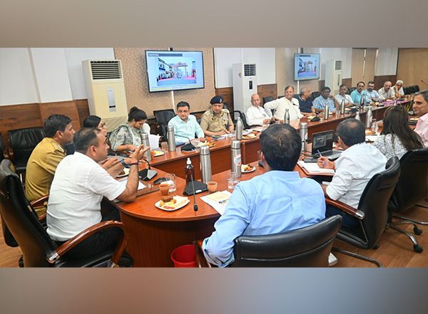 India News | Jammu Divisional Commissioner, ADGP Discuss City Beautification, Street Development Plan with Civil Society