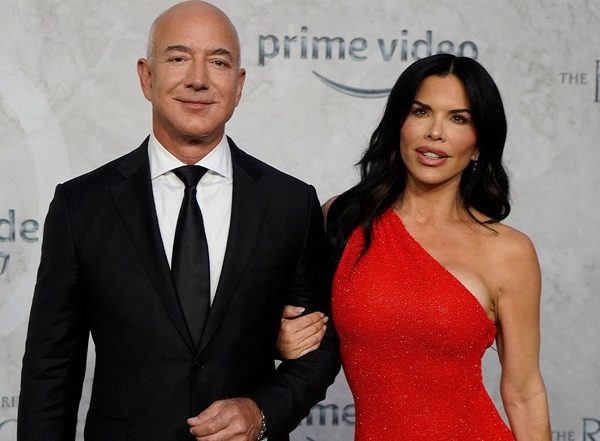 Amazon Founder Jeff Bezos Engaged to Girlfriend Lauren Sanchez: Report