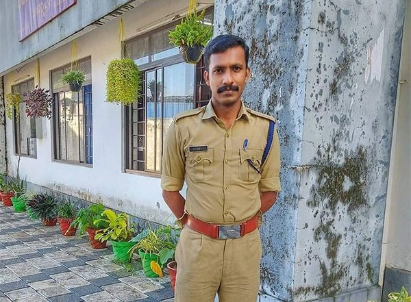 India News | Fire Breaks out at Kerala Warehouse; 1 Firefighter Killed