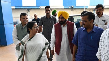 India News | Kejriwal Meets West Bengal CM Mamata Banerjee to Ensure Bill on Delhi Services is Not Passed in Rajya Sabha