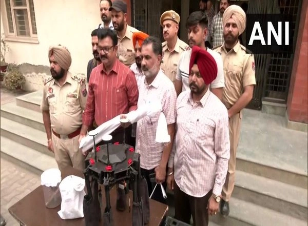 India News | Punjab: STF Arrests Wanted Accused with Drone, Heroin in Amritsar