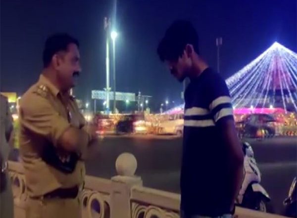 India News | UP Police Impounds Motorcycle of Blogger for Performing Bike Stunts