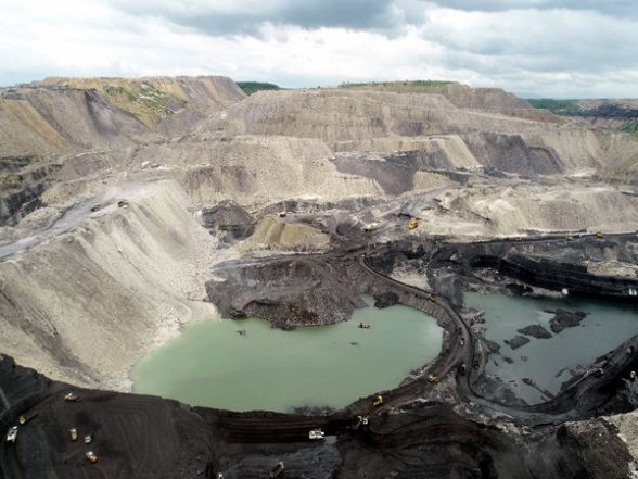 Business News | Govt Extends Bid Submission Date for Seventh Round Commercial Coal Mine Auction Till Jun 27 - Vimarsana News