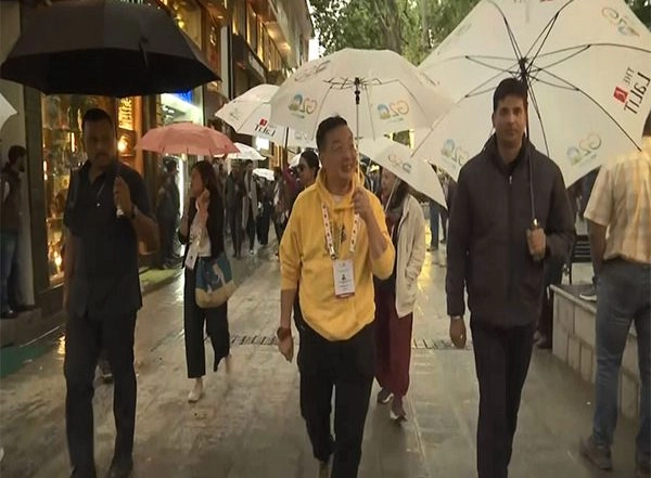World News | G20 Delegates Visit Srinagar's Historical Polo View Market, Call It a Unique Experience