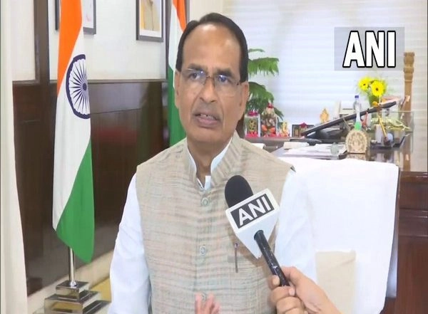 India News | MP CM Chouhan Slams Congress for Using Indecent Words for State BJP Chief