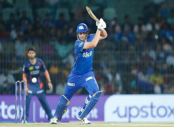 Sports News | IPL 2023: Solid Knocks from Green, Suryakumar, Nehal Take MI to 182/8 Against LSG in Eliminator