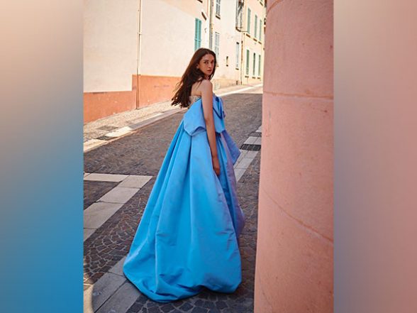 Entertainment News | Cannes: Aditi Rao Hydari Exudes Princess Vibes in Blue Gown, Rumoured Boyfriend Siddharth Reacts - Vimarsana News