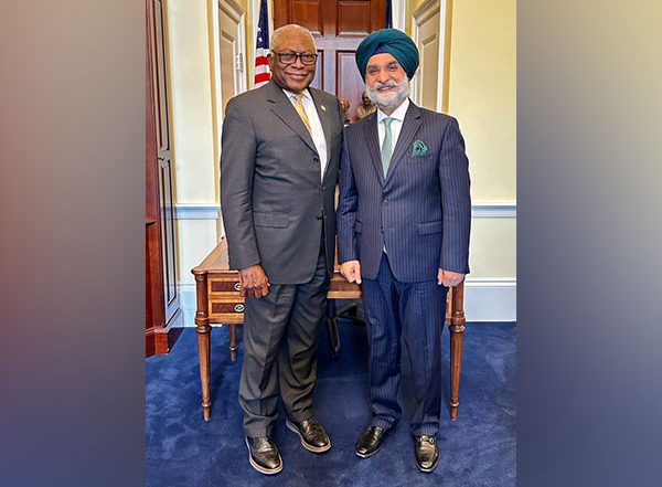 World News | Indian Envoy Sandhu Meets US Congressman Clyburn, Discuss Ways to Strengthen Healthcare, Clean Energy