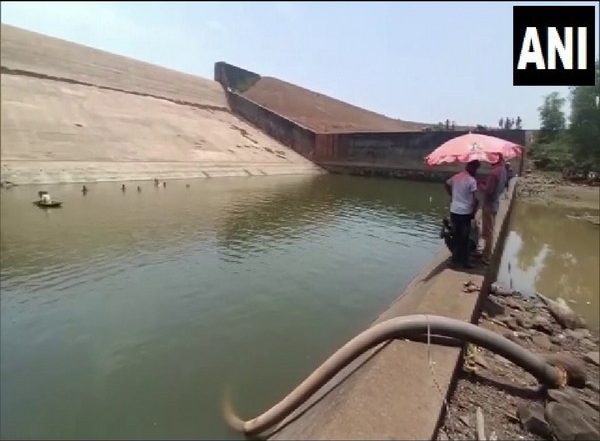 India News | Chhattisgarh: Food Inspector Suspended for Draining Water from Reservoir to Find His Phone