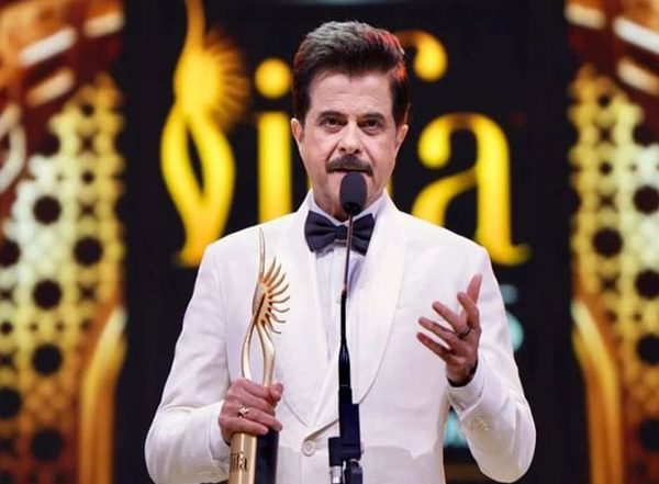 IIFA 2023:  Anil Kapoor Bags Golden Trophy for Performance In A Supporting Role Male For His Role in Jug Jugg Jeeyo