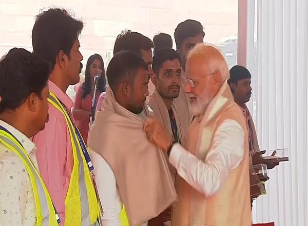 PM Narendra Modi Honours Workers Who Built New Parliament Building