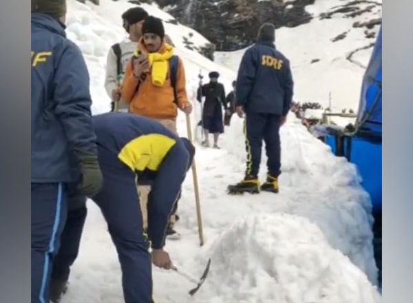 India News | Uttarakhand: Hemkund Sahib Yatra Resumes After 2-day Halt Due to Snow