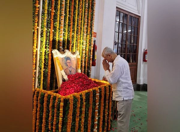 India News | Jaishankar Pays Tribute to Veer Savarkar on His Birth Anniversary