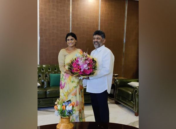 India News | Amid Talks of YSR Telangana Party-Congress Alliance, YS Sharmila Meets DK Shivakumar in Karnataka