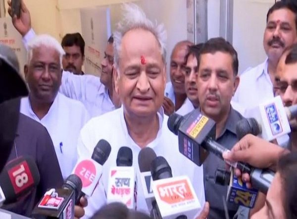 India News | Ashok Gehlot Lays Foundation Stone of Reconstruction of New Rajasthan House in Delhi