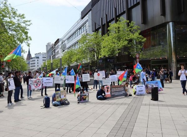 World News | Free Balochistan Movement Holds Protests in UK, European Cities Against Pakistan's Nuke Tests