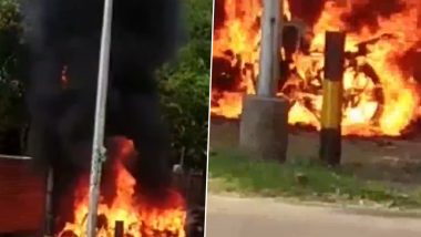 West Bengal Fire: Seven Motorcycles Parked Near a Hospital in Asansol Charred After Sudden Blaze, No Casualties Reported (Watch Video)