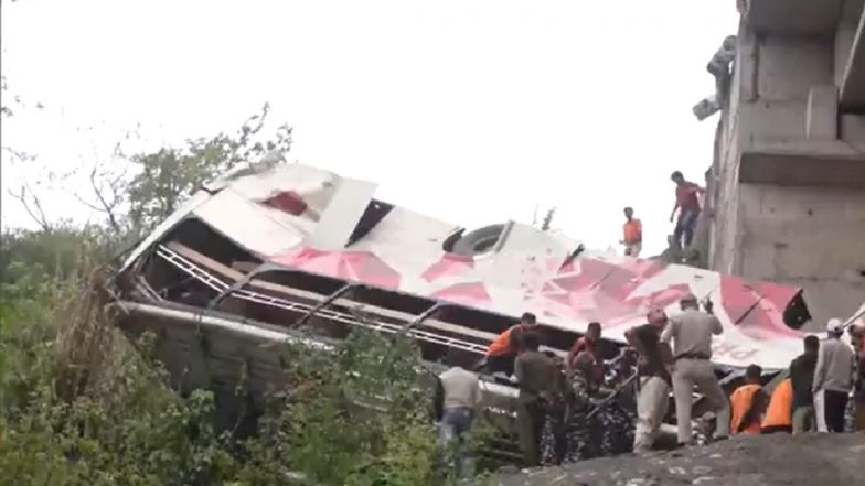 Jammu and Kashmir Road Accident Video: Bus Falls Into Gorge in Jhajjar Kotli Area, 10 Pilgrims Killed