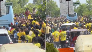 'Yellove Welcome' Chennai Super Kings Team Bus Gets Surrounded By Fans in Delhi Ahead of DC vs CSK IPL 2023 Match (Watch Video)