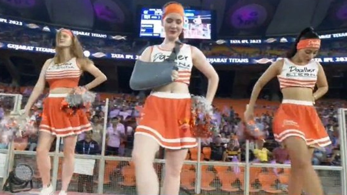 Cheerleader Performs Despite Suffering Arm Injury, Picture of her Dancing  With Arm Sling During GT vs SRH IPL 2023 Match Goes Viral | 🏏 LatestLY