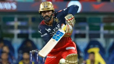 'Dinesh Karthik Was Feeling Unwell and Vomited', Says Royal Challengers Bangalore Head Coach Sanjay Bangar After MI vs RCB IPL 2023 Match