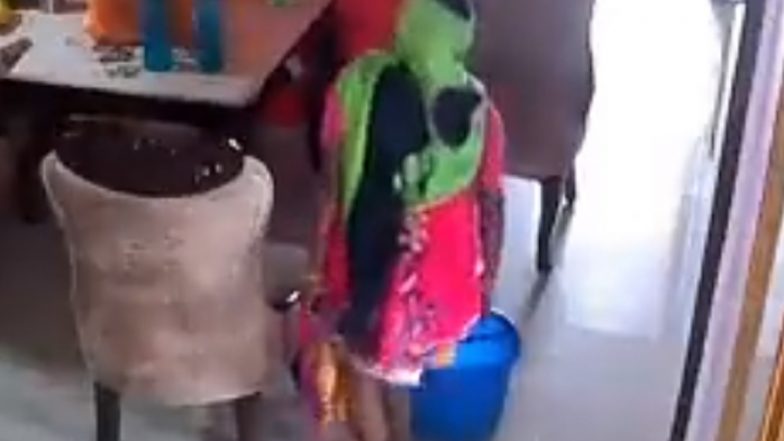 Greater Noida Shocker: Domestic Help Pees in Bucket, Wipes House Floor With Urine-Mixed Water; Disgusting Video Goes Viral