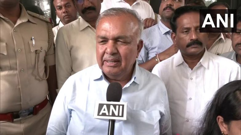 Free Bus Rides for Women in Karnataka: Congress Fulfils Promise, Transport Minister Ramalinga Reddy Announces Female Commuters Can Now Travel Free of Cost in KSRTC Buses