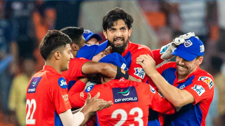 'What a Comeback!' Netizens Laud Ishant Sharma for His Last-Over Heroics As 35-Year-Old Pacer Defends 12 Runs Against Gujarat Titans in IPL 2023